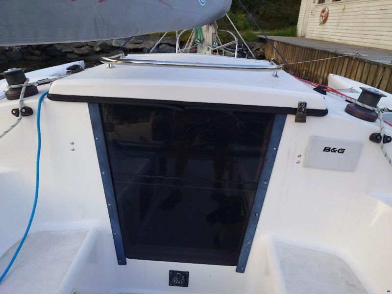 Corsair Yachts 750 Dash