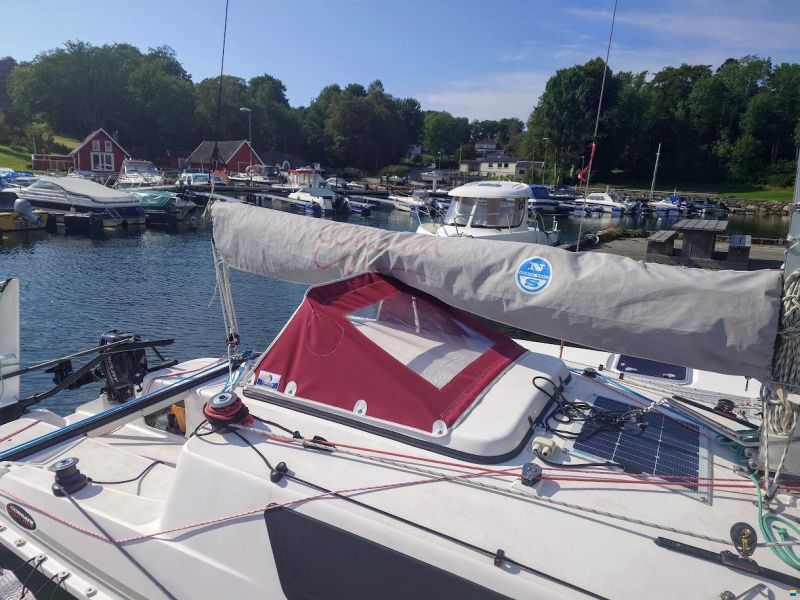 Corsair Yachts 750 Dash