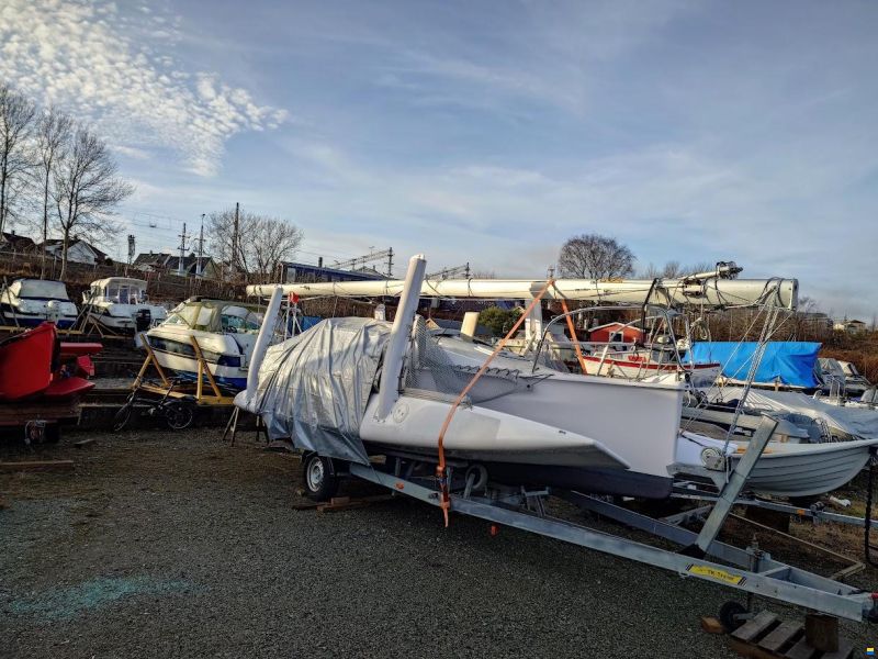 Corsair Yachts 750 Dash