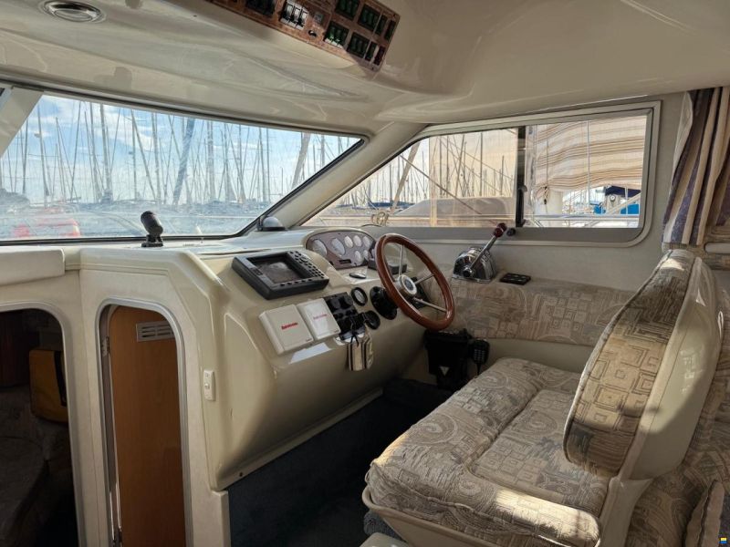 Sealine 330 Flybridge
