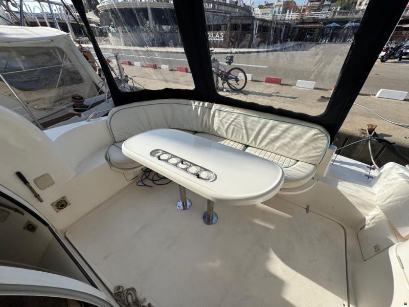 Sealine 330 Flybridge
