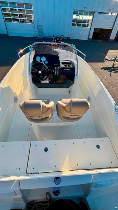 Quicksilver Activ 555 Open