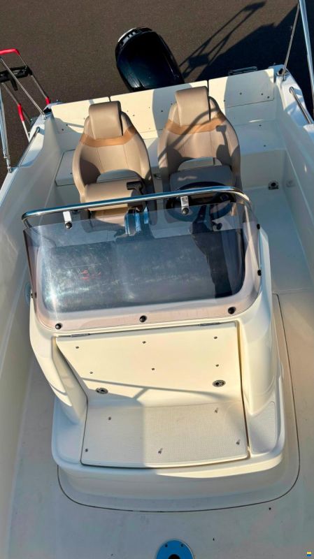 Quicksilver Activ 555 Open