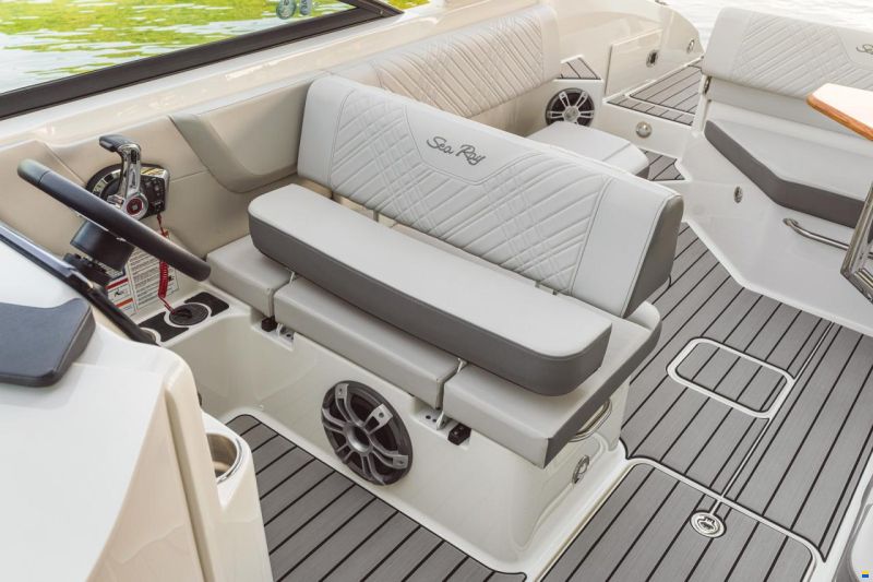 Sea Ray SDX 270