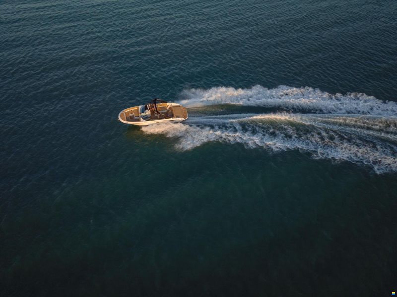 Sea Ray SDX 270