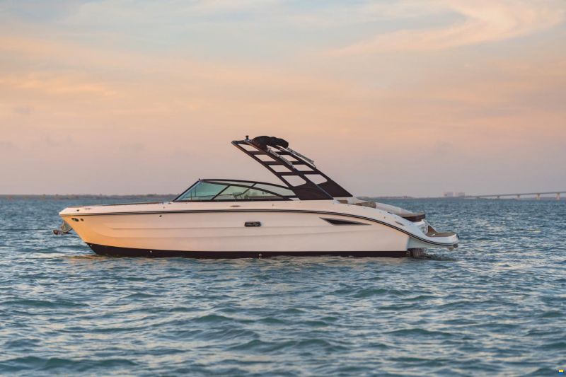 Sea Ray SDX 270