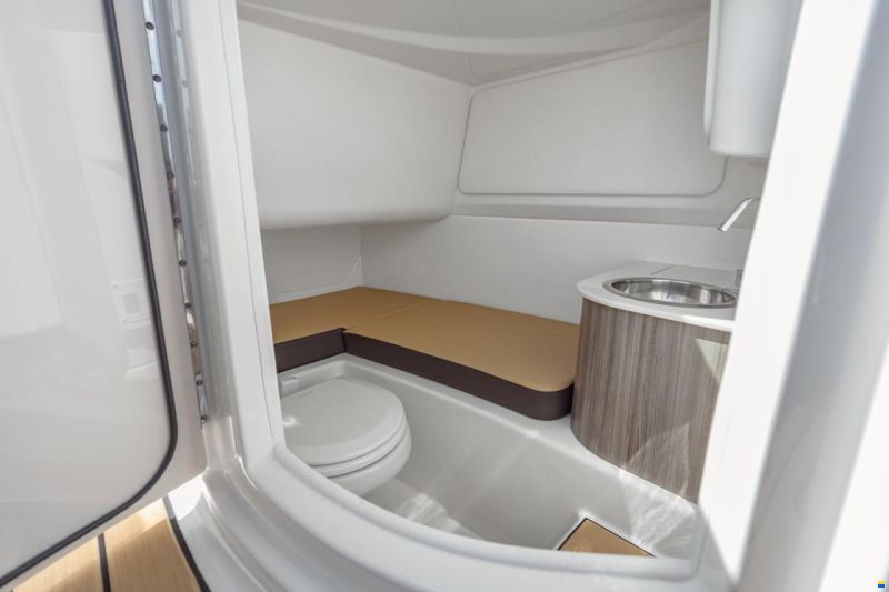 Sea Ray SDX 270