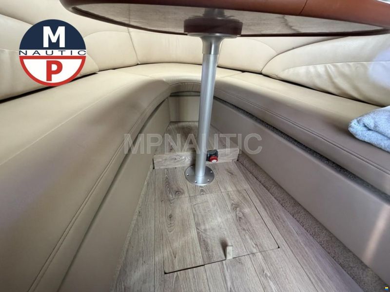 Maxum 2600 SE