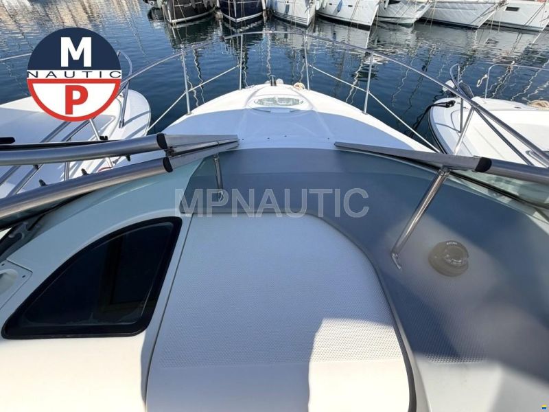 Maxum 2600 SE