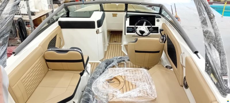 Sea Ray 230 SPXE