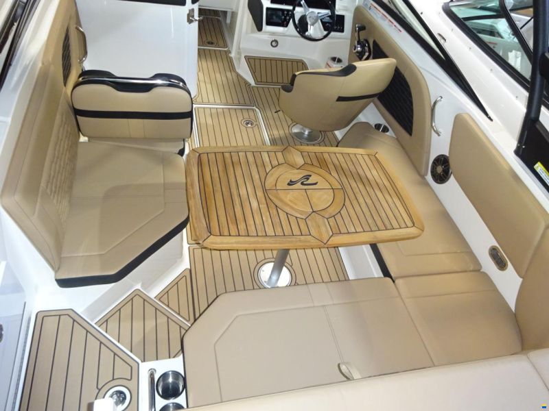 Sea Ray 230 SPXE