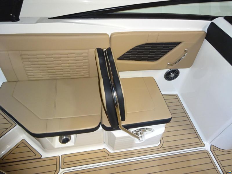 Sea Ray 230 SPXE