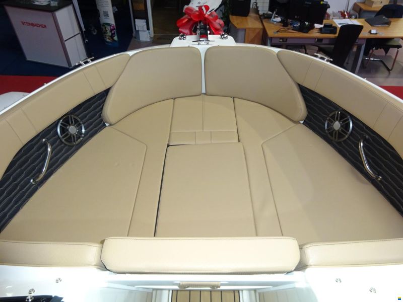 Sea Ray 230 SPXE