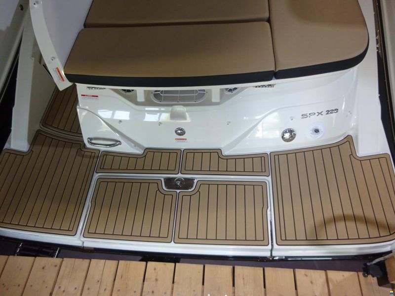 Sea Ray 230 SPXE