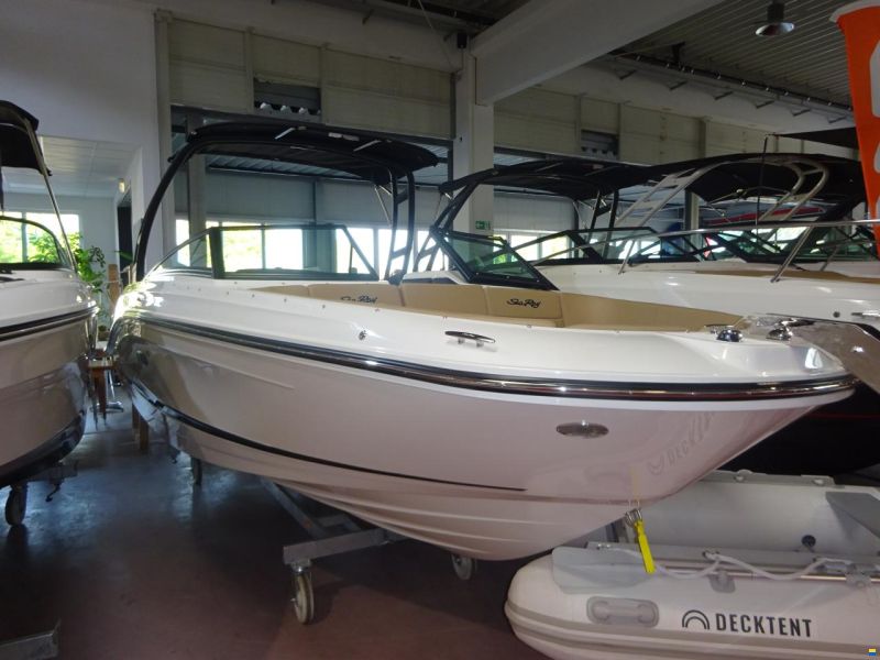 Sea Ray 230 SPXE