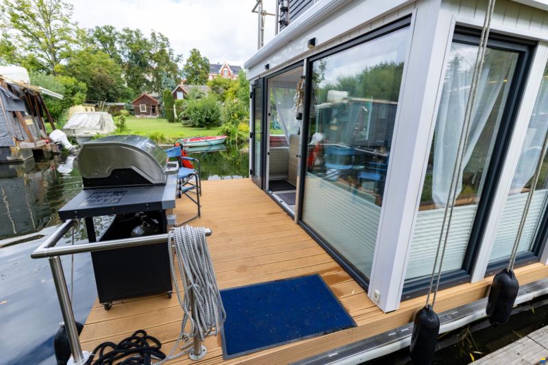 Hausboot 11000x4300 Lux Edition