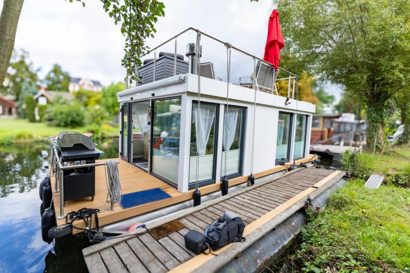 Hausboot 11000x4300 Lux Edition