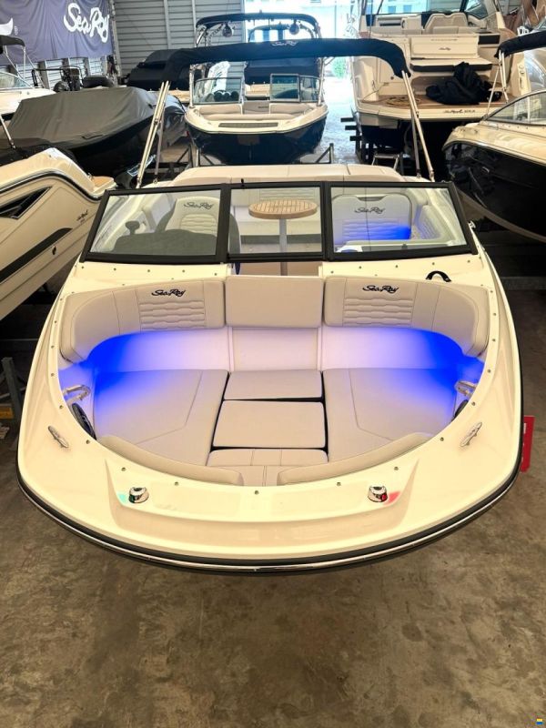 Sea Ray 210 SPX