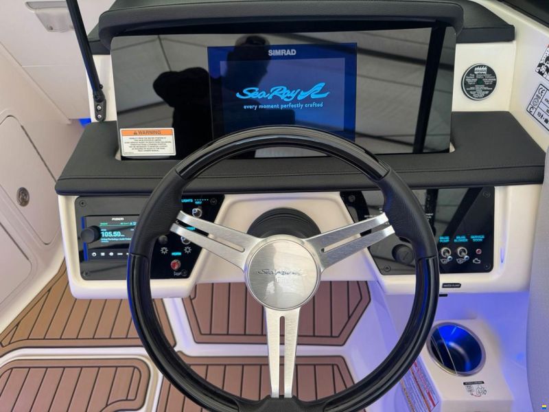 Sea Ray 210 SPX