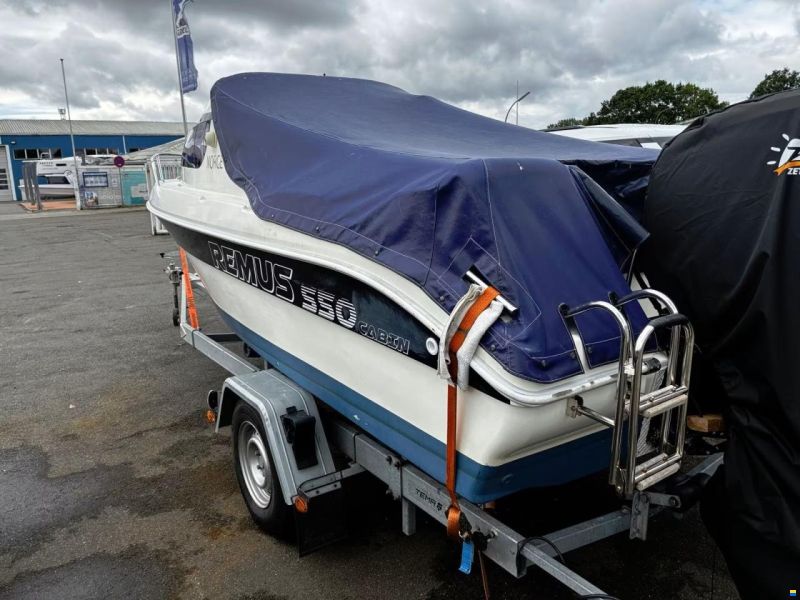 Remus 550 Cabin