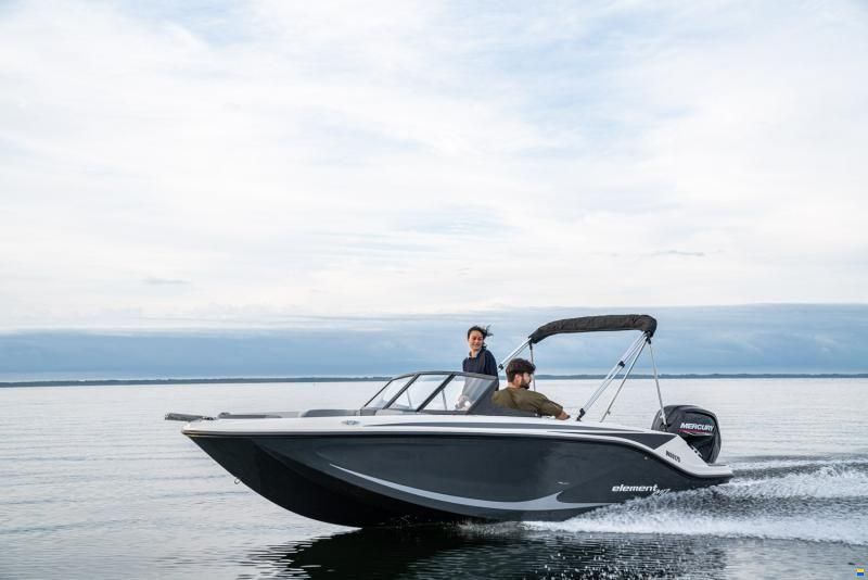 Bayliner M17