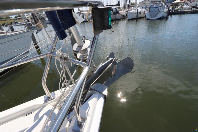 Hunter 33