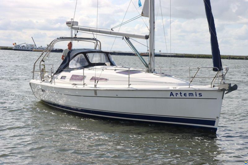 Hunter 33