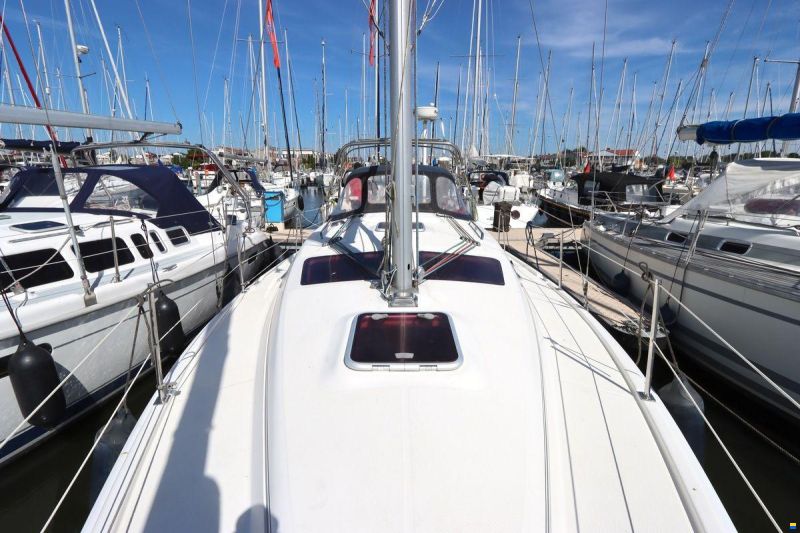 Hunter 33