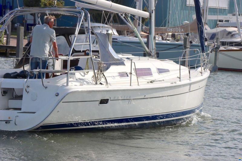 Hunter 33