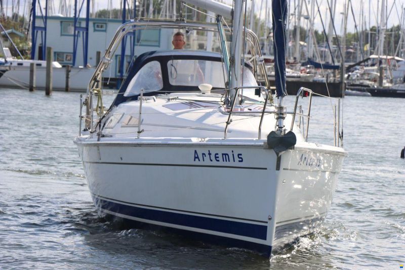 Hunter 33