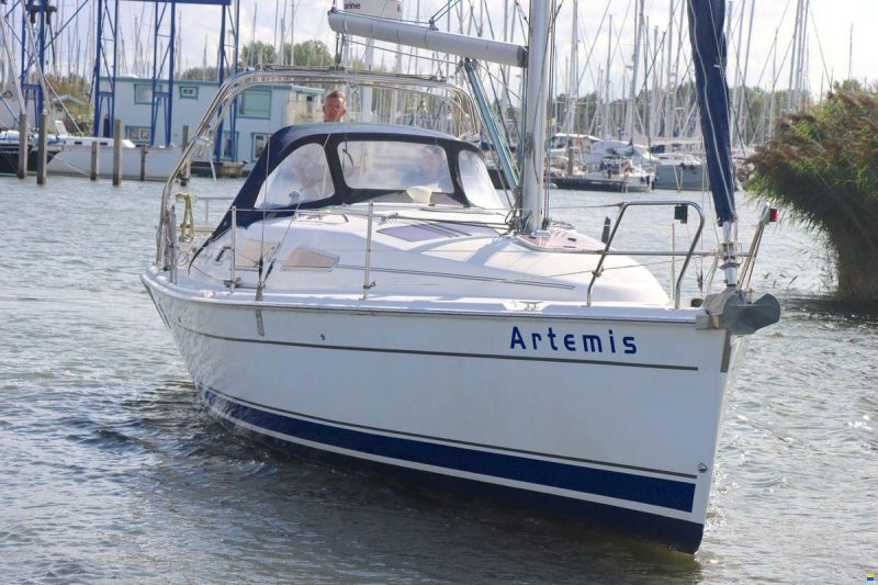 Hunter 33