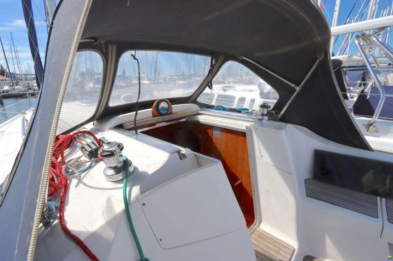 Hunter 33