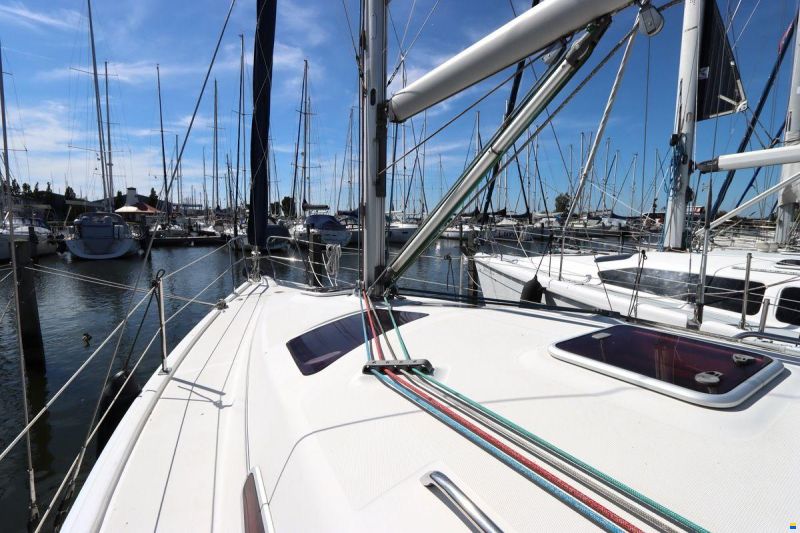 Hunter 33