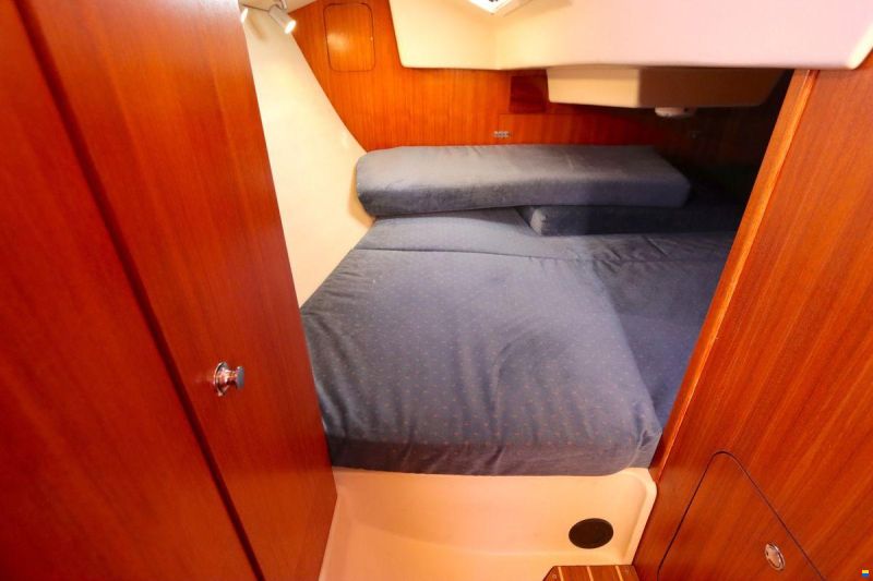 Hunter 33