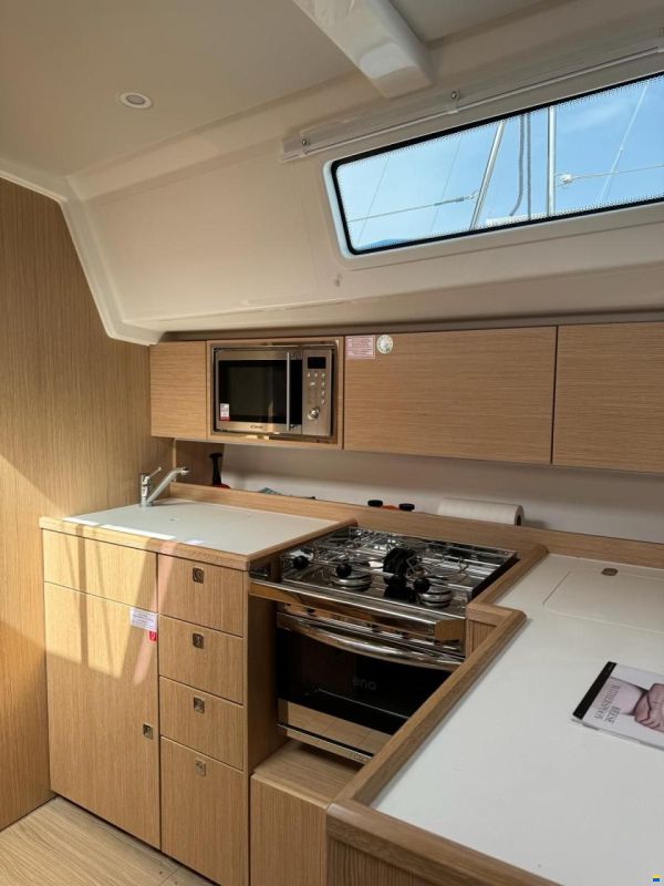Bavaria C42