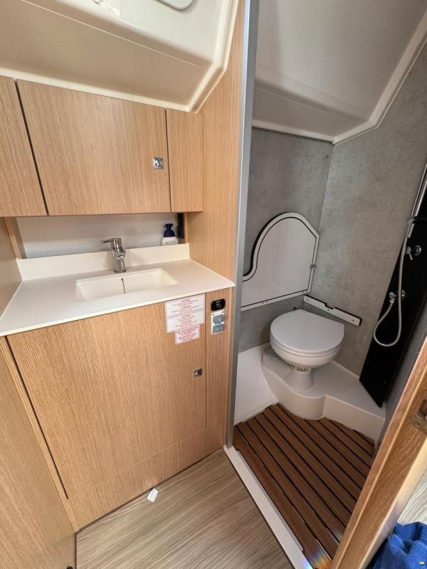 Bavaria C42