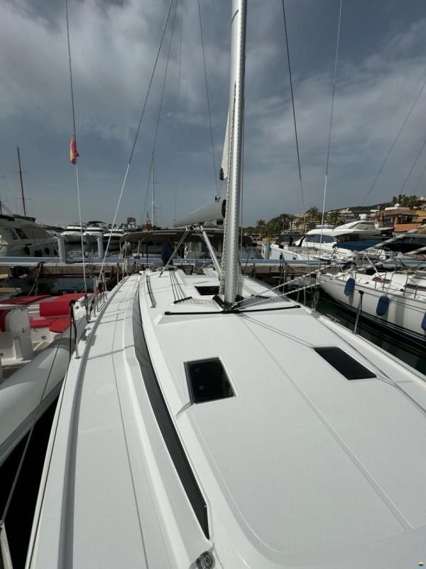 Bavaria C42