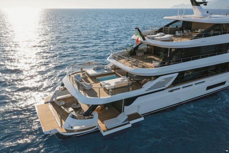 Azimut Grande 44M