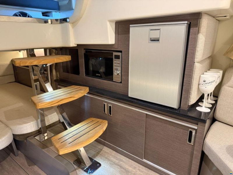 Sea Ray Sundancer 320