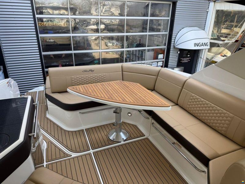 Sea Ray Sundancer 320