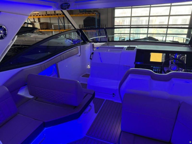 Sea Ray Sundancer 320