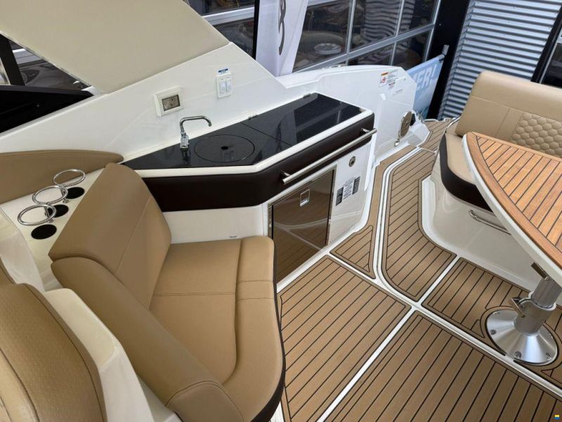 Sea Ray Sundancer 320
