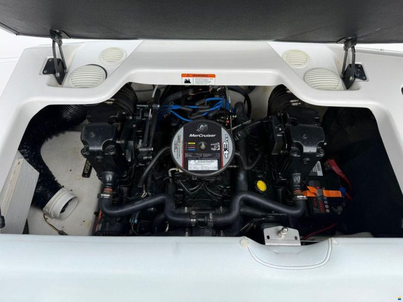 Regal 1900 ES