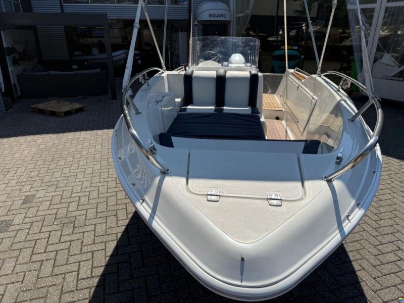 Quicksilver 500 Commander