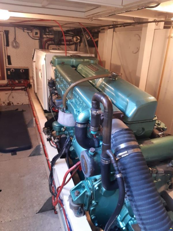 Grand Banks 42