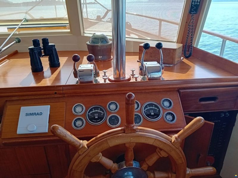 Grand Banks 42