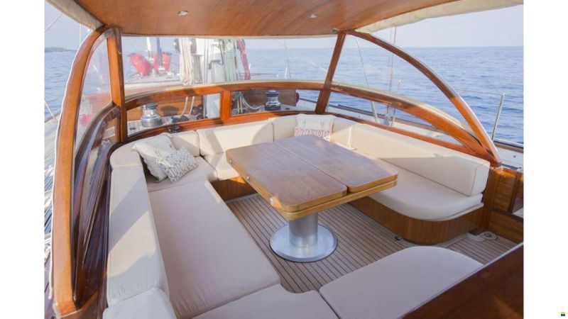 Sailing yacht 28m