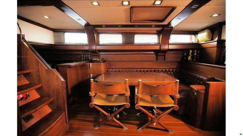 Sailing yacht 28m