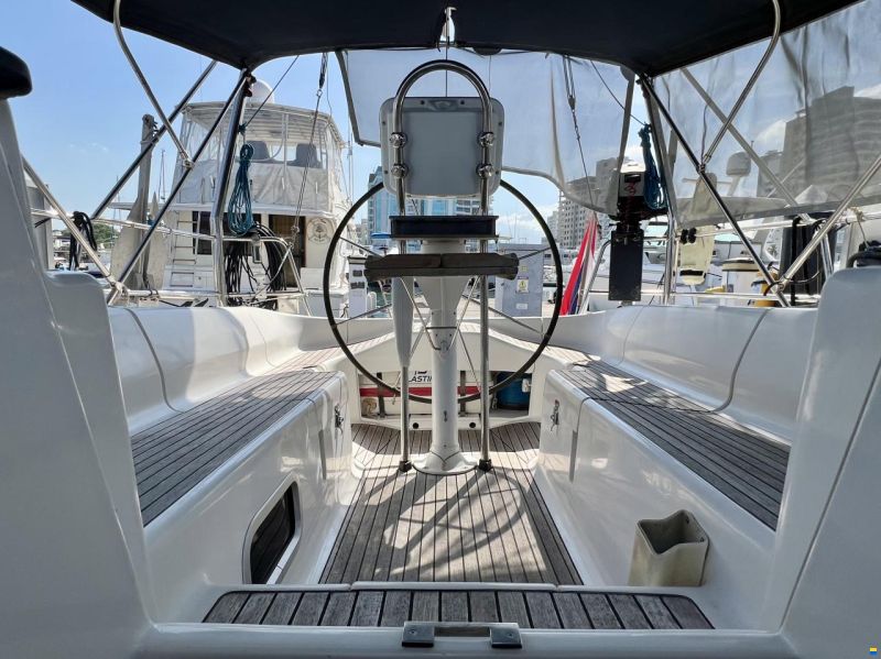Dufour 38 Classic