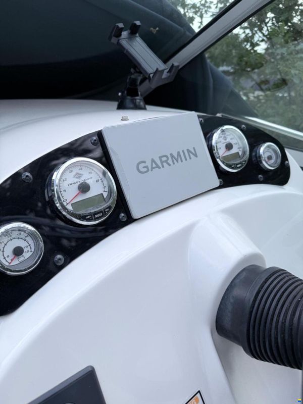 Maxum 2700 SE